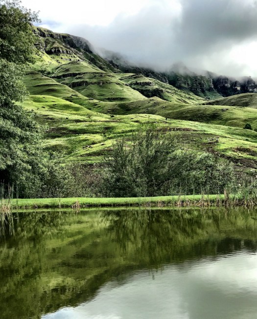 The Drakensberg Mountains in the early morning ...